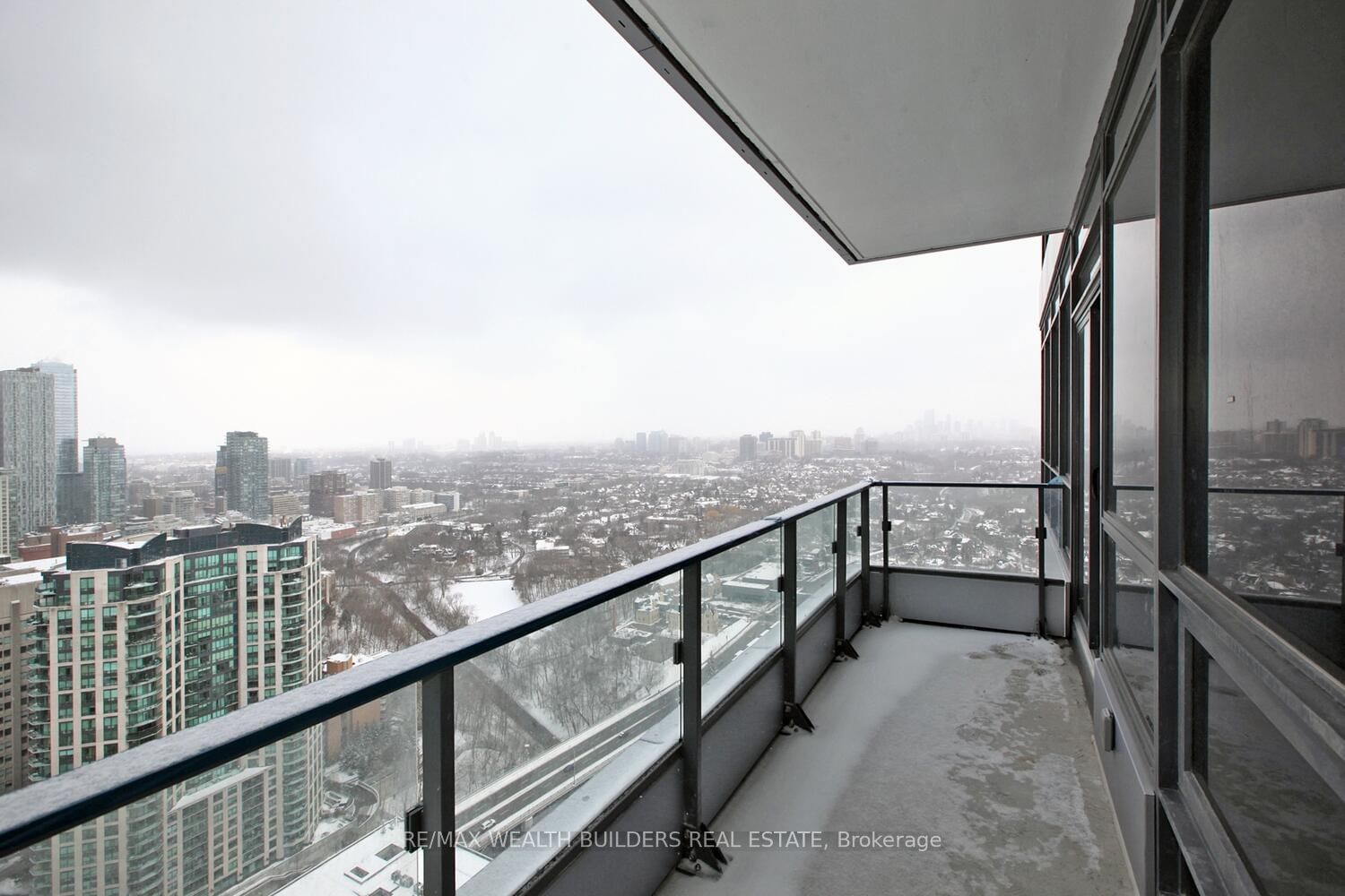 395 Bloor St E, unit 3504 for rent