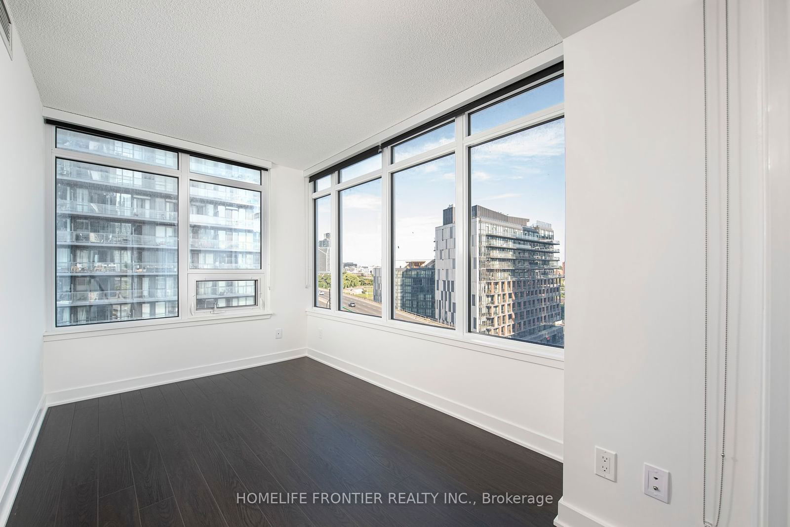 19 Bathurst St, unit 1103 for rent