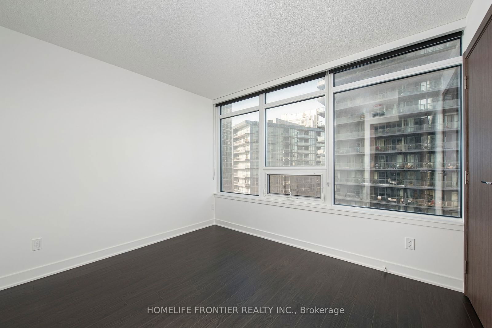 19 Bathurst St, unit 1103 for rent