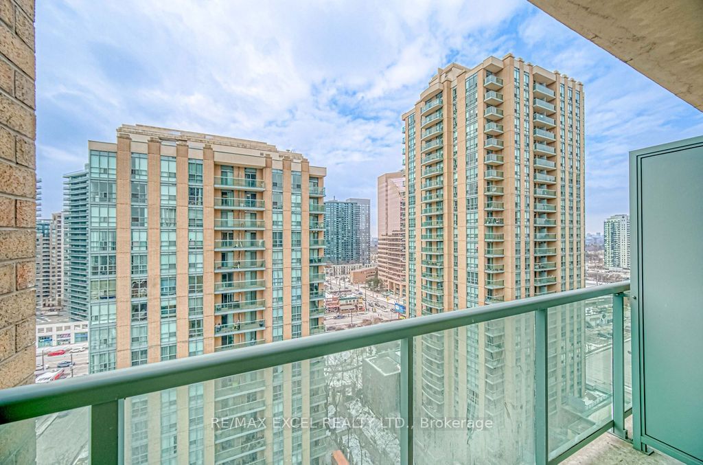 28 Olive Ave, unit Ph07 for sale