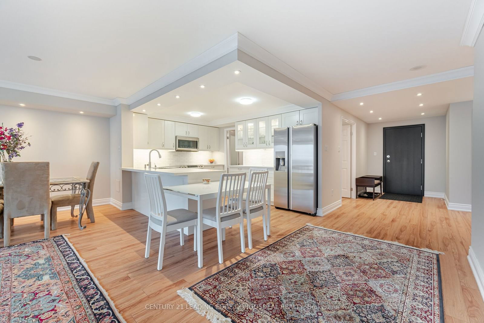 33 University Ave, unit 2106 for sale