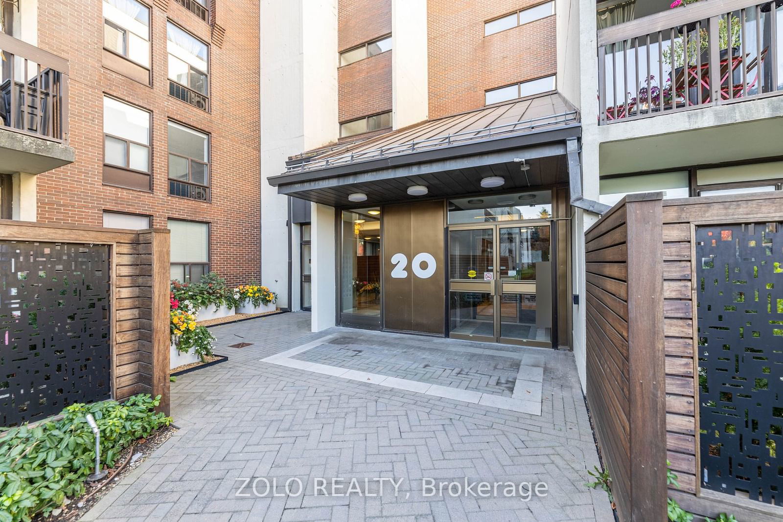 20 Fashion Roseway, unit 516 for sale