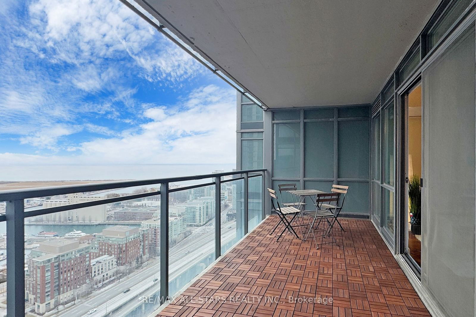 15 Fort York Blvd, unit 4211 for sale