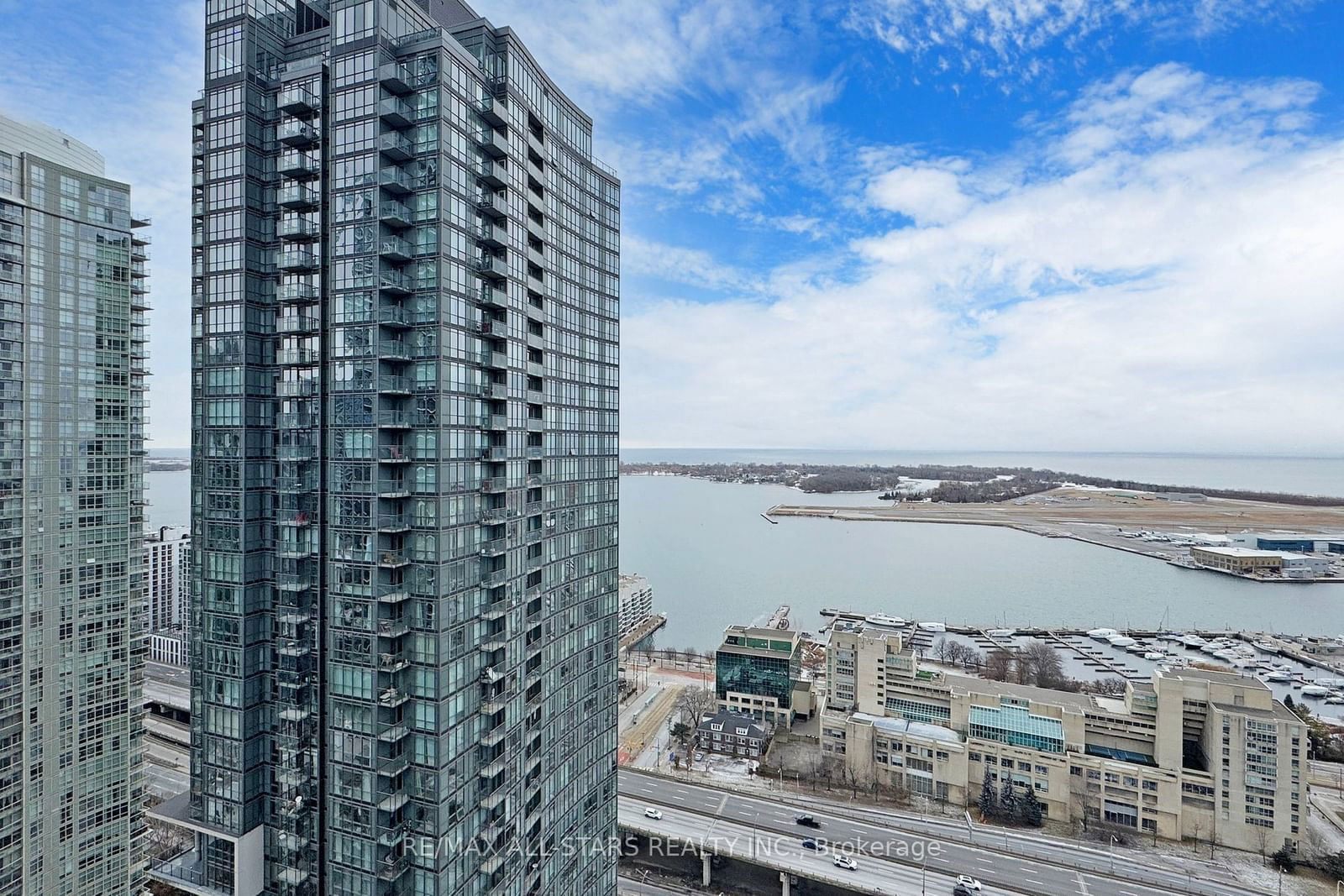 15 Fort York Blvd, unit 4211 for sale