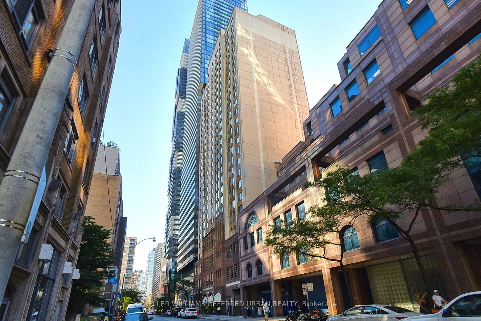 25 Grenville St, unit 1203 for rent