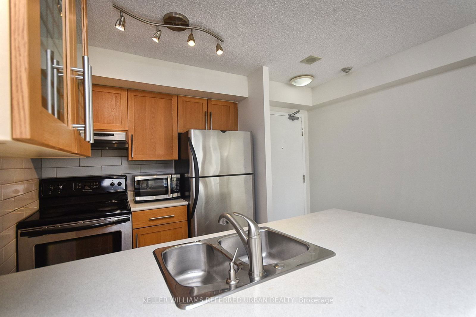 25 Grenville St, unit 1203 for rent