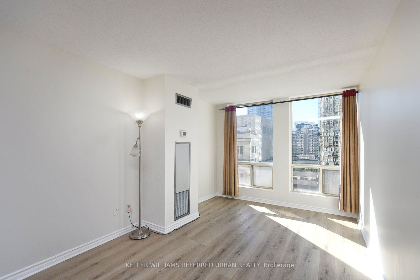 25 Grenville St, unit 1203 for rent