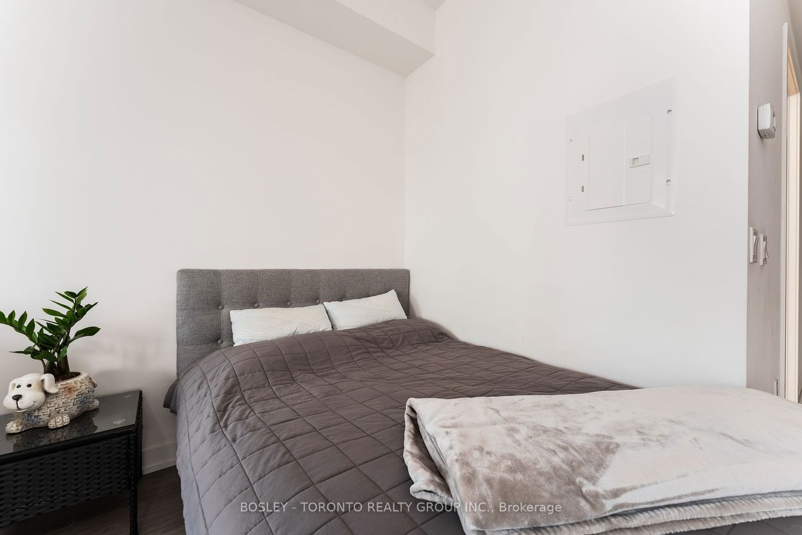 38 Iannuzzi St, unit 2002 for rent