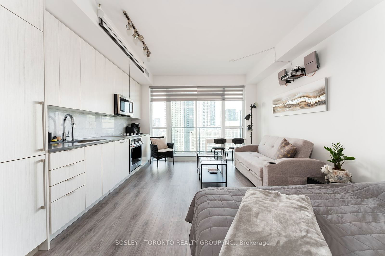 38 Iannuzzi St, unit 2002 for rent