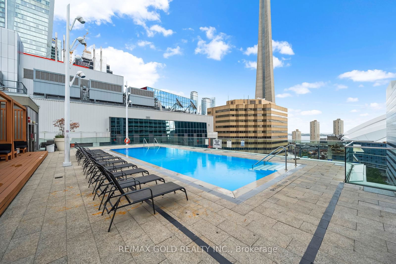 300 Front St W, unit 3712 for rent