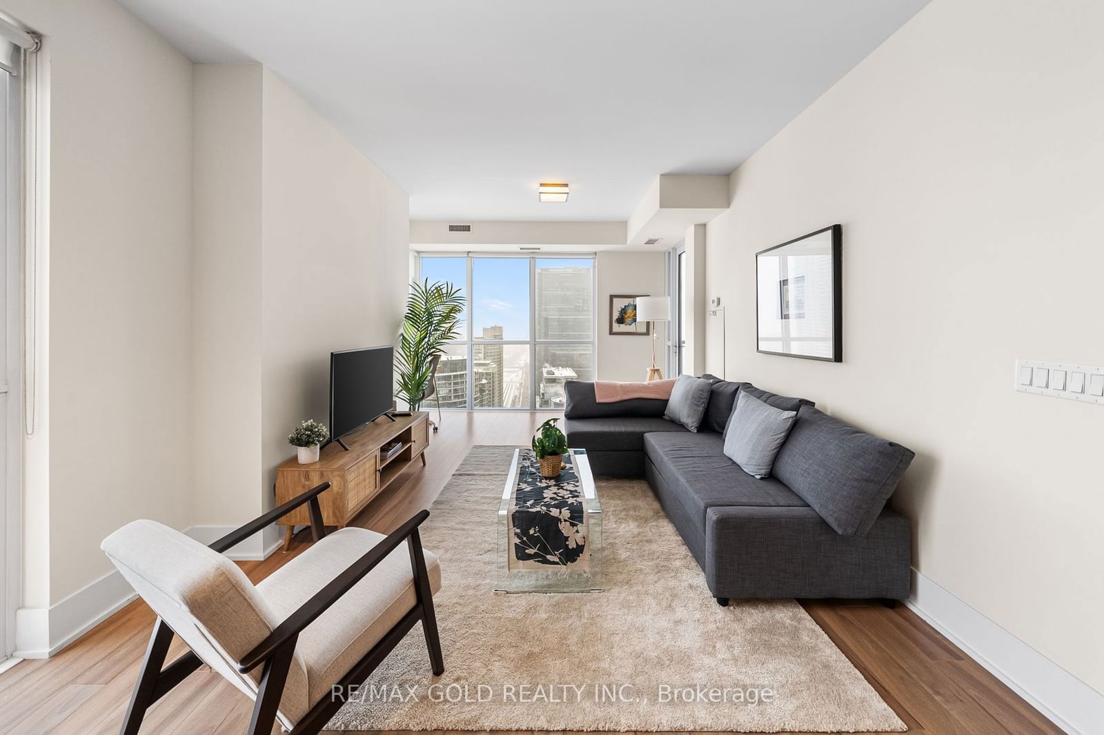 300 Front St W, unit 3712 for rent