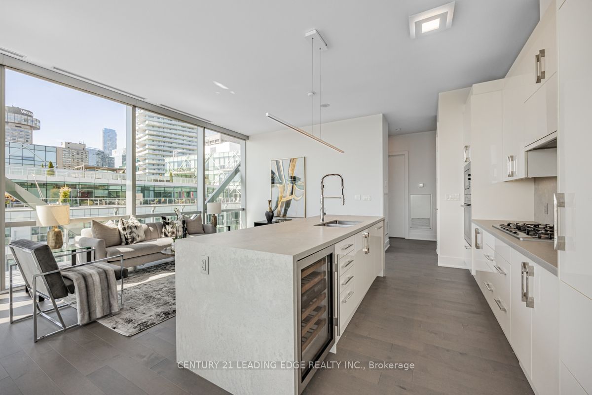 39 QUEENS Quay E, unit 1211 for sale