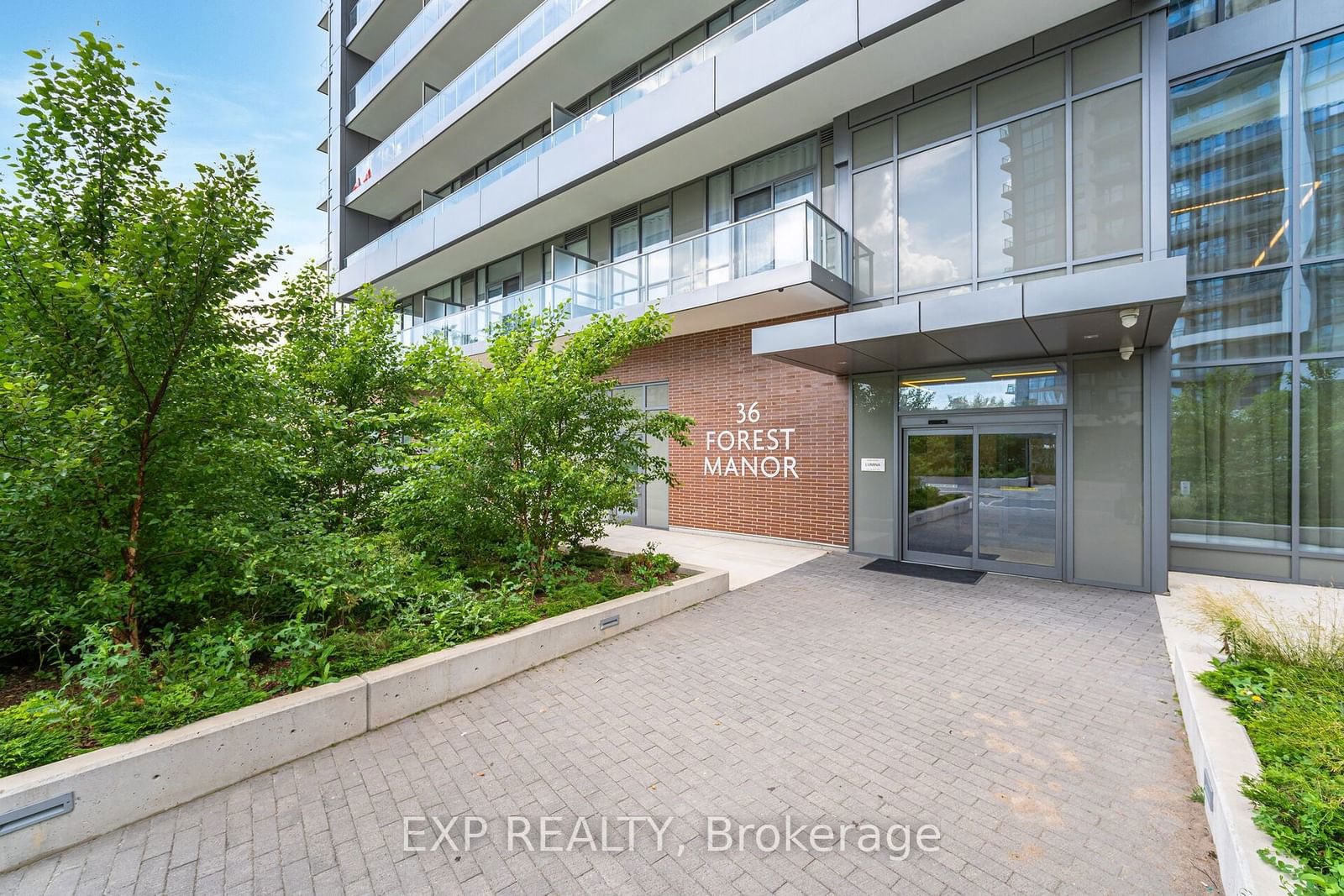 36 Forest Manor Rd, unit 402 for sale