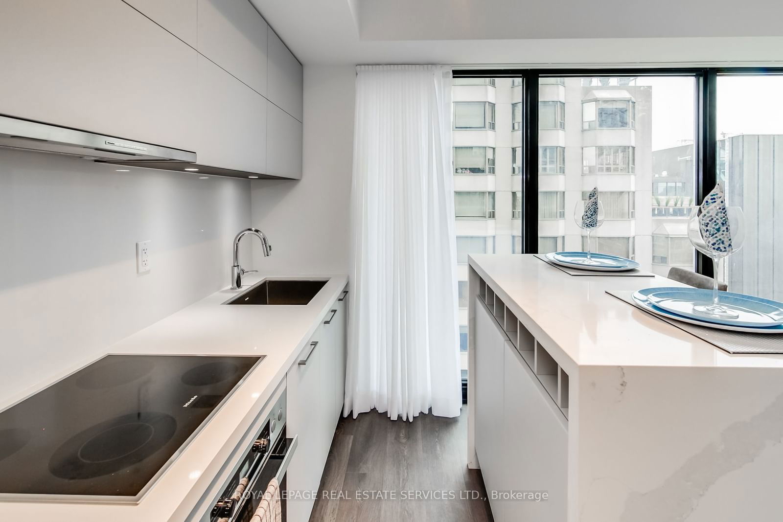 188 Cumberland St, unit 1907 for rent