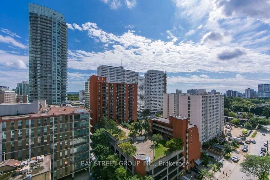 43 Eglinton Ave E, unit 1709 for rent