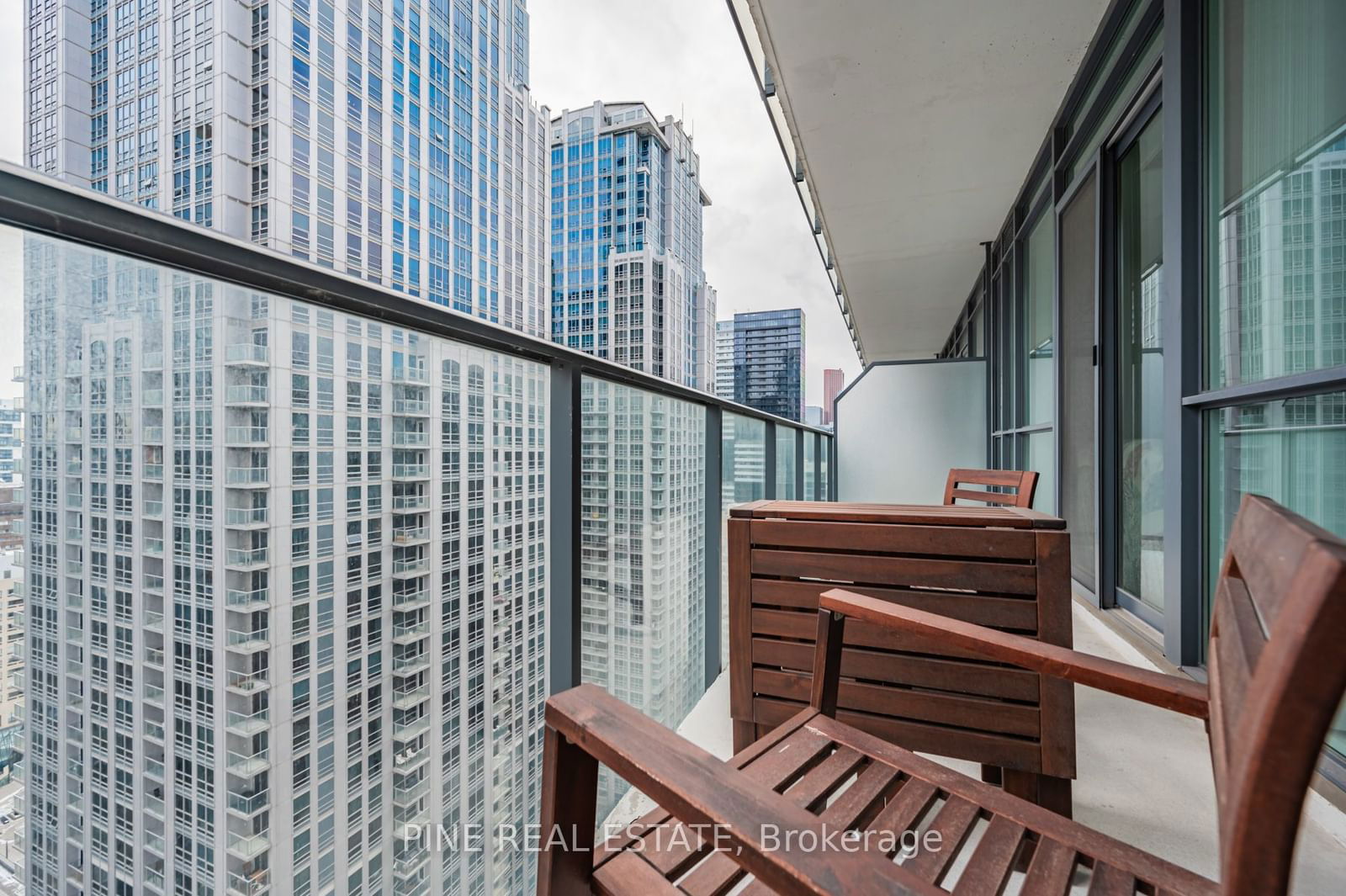 770 Bay St, unit 2602 for rent