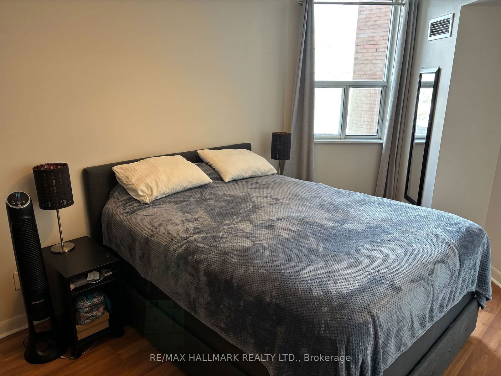 313 Richmond St E, unit 1453 for sale