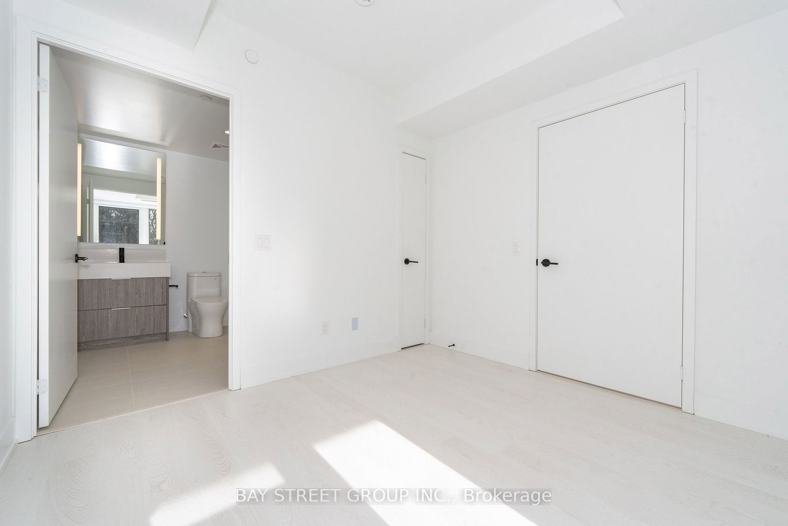 308 Jarvis St, unit 402 for sale