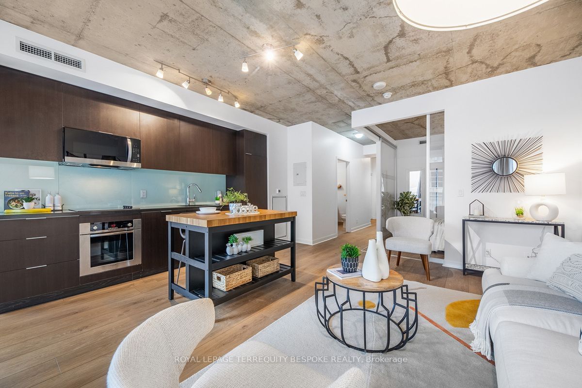 478 King St W, unit 202 for sale