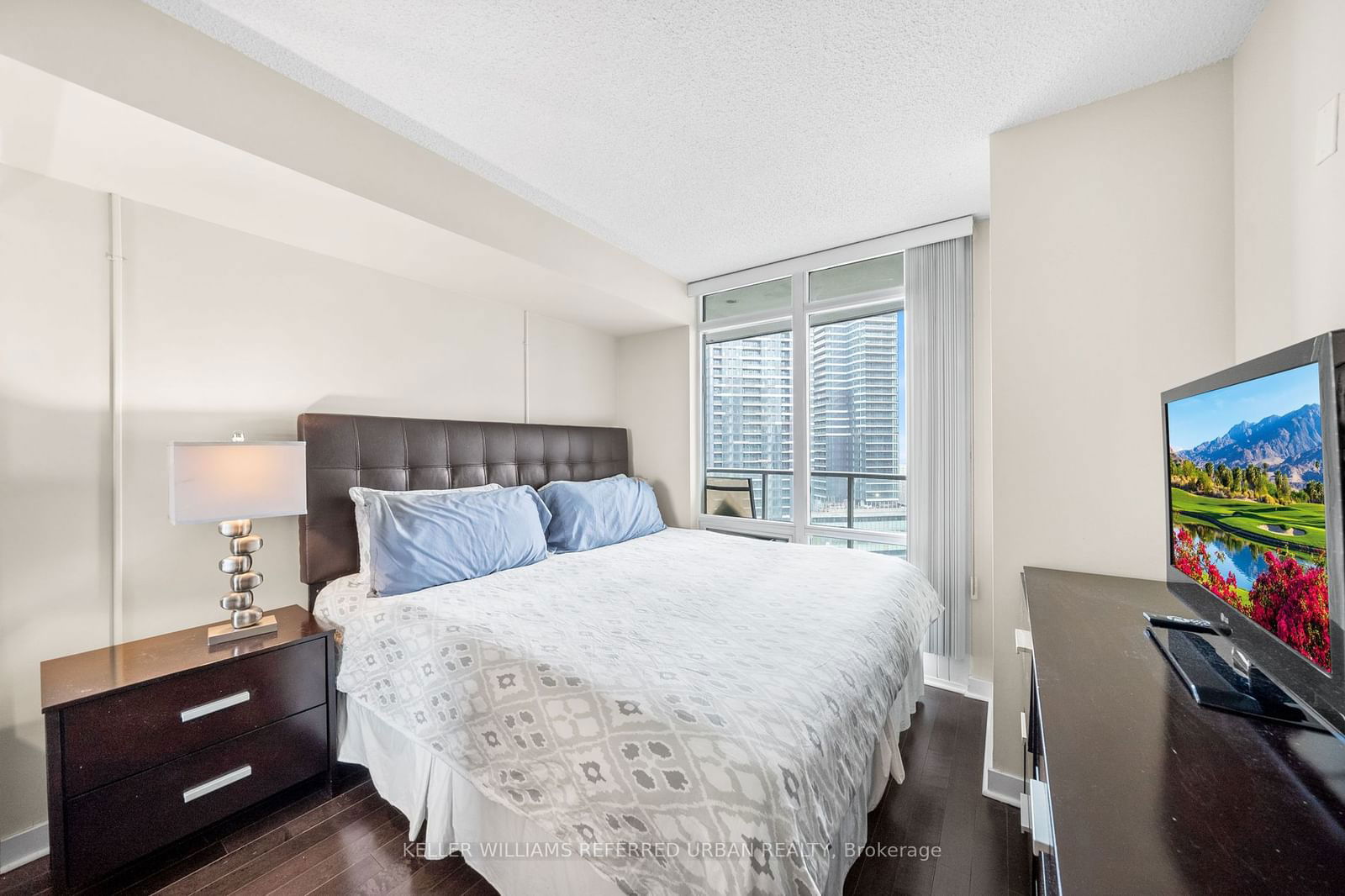 373 Front St W, unit 2803 for rent