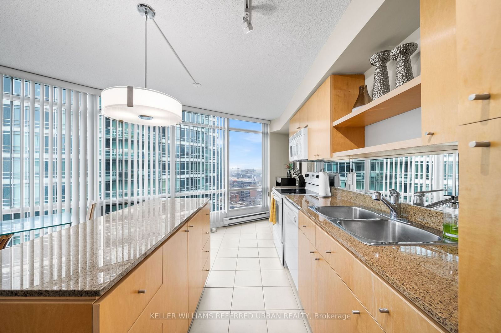 373 Front St W, unit 2803 for rent