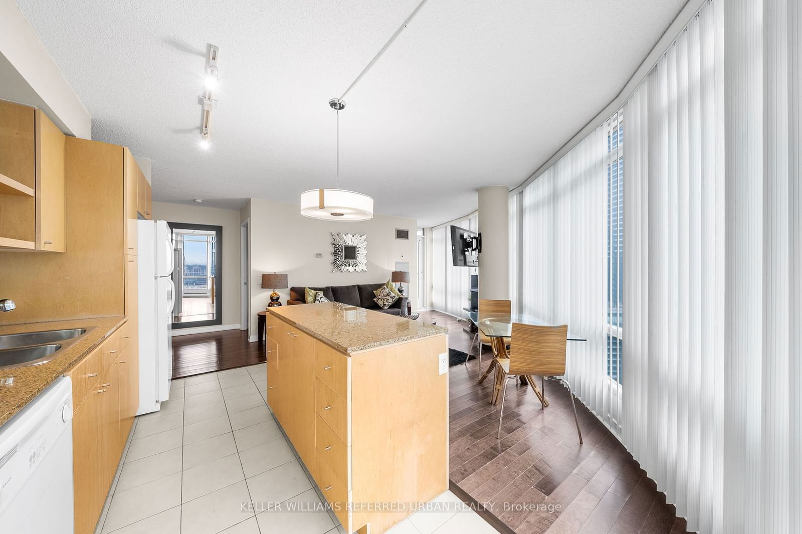 373 Front St W, unit 2803 for rent