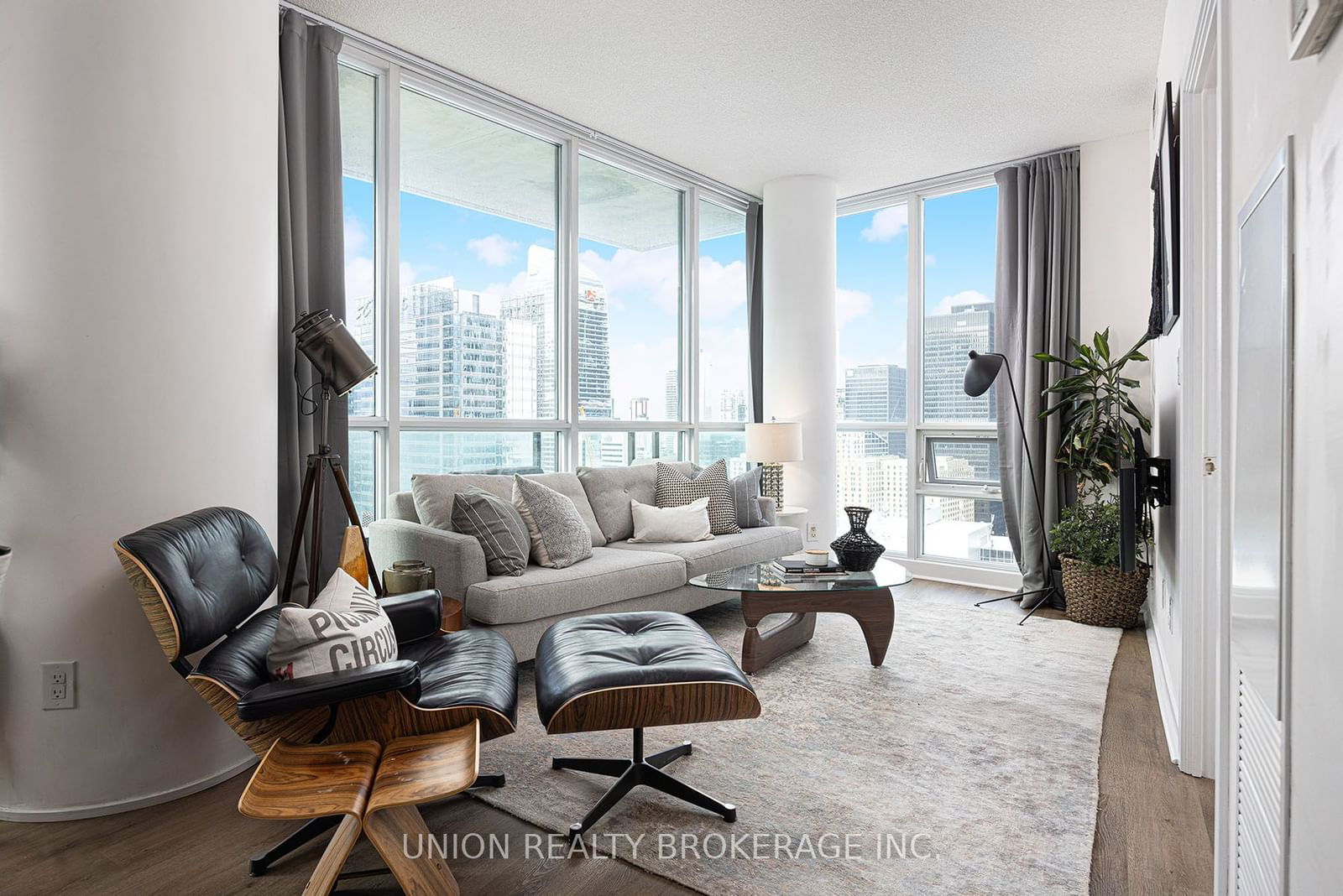 33 Bay St, unit 2903 for sale