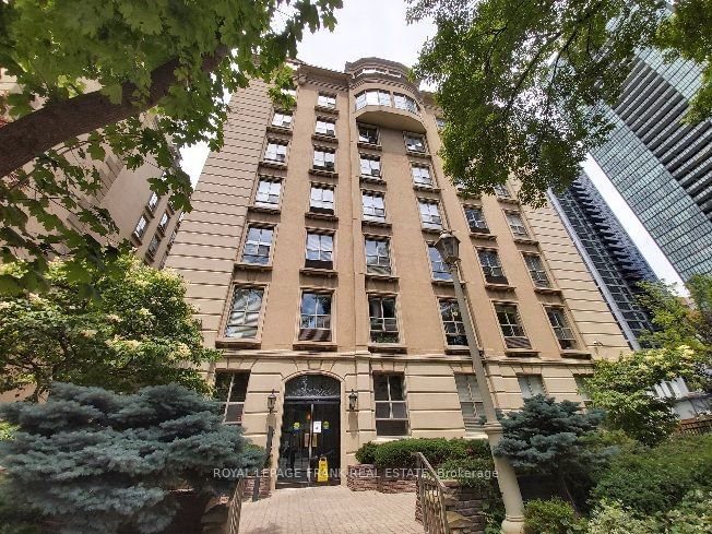 88 Charles St E, unit 301 for sale