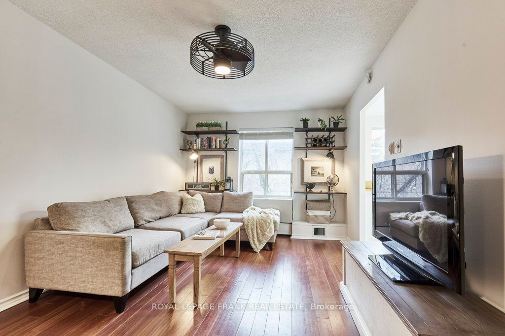 88 Charles St E, unit 301 for sale