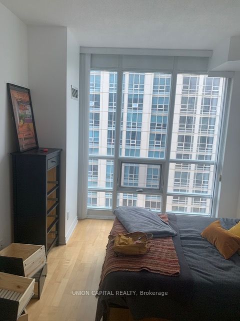 761 Bay St, unit 3613 for rent