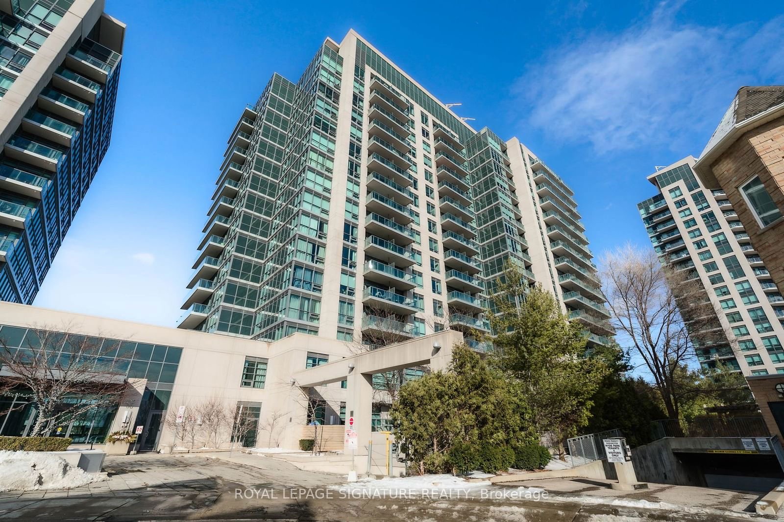 35 Brian Peck Cres, unit 124 for sale