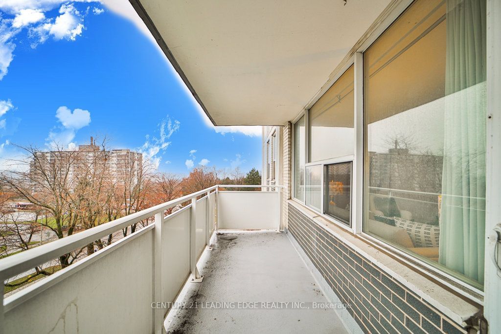 10 Parkway Forest Dr, unit 409 for sale