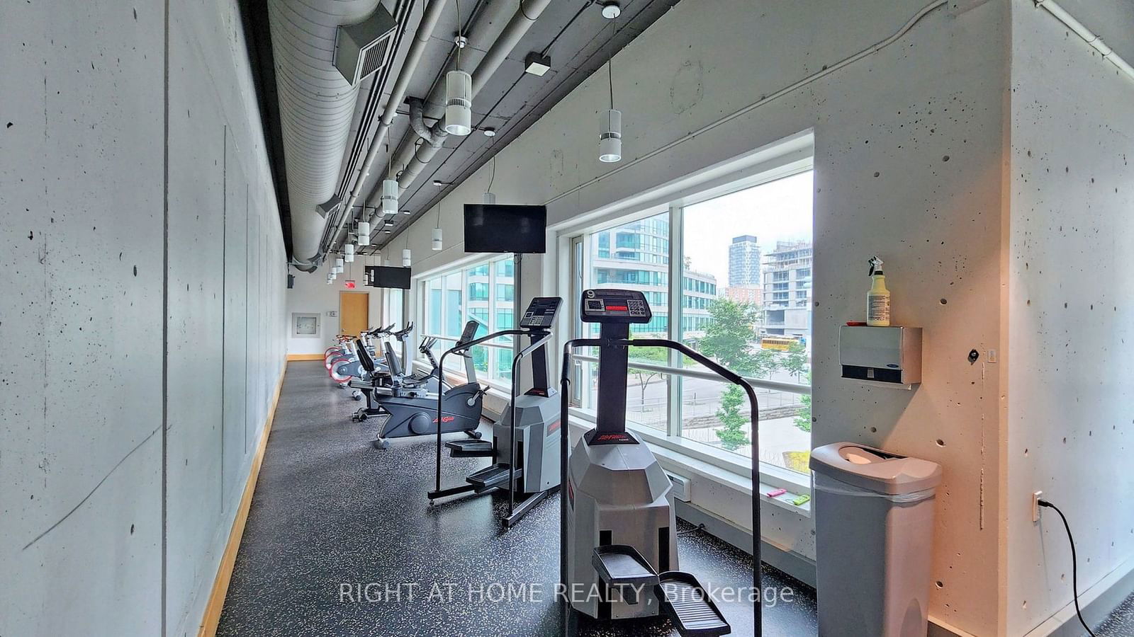 10 Yonge St, unit 2103 for rent