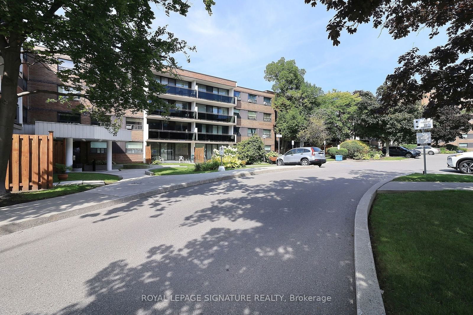 20 Sunrise Ave, unit 114 for sale