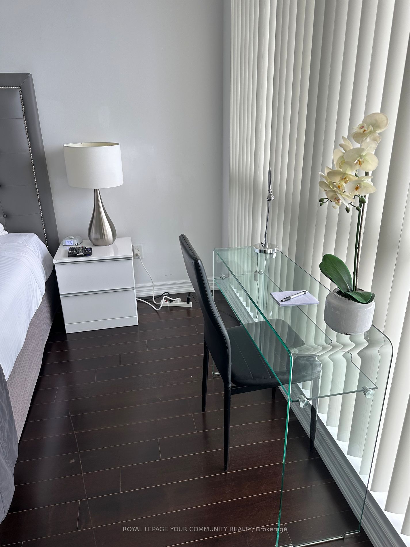 386 Yonge St, unit 4313 for rent