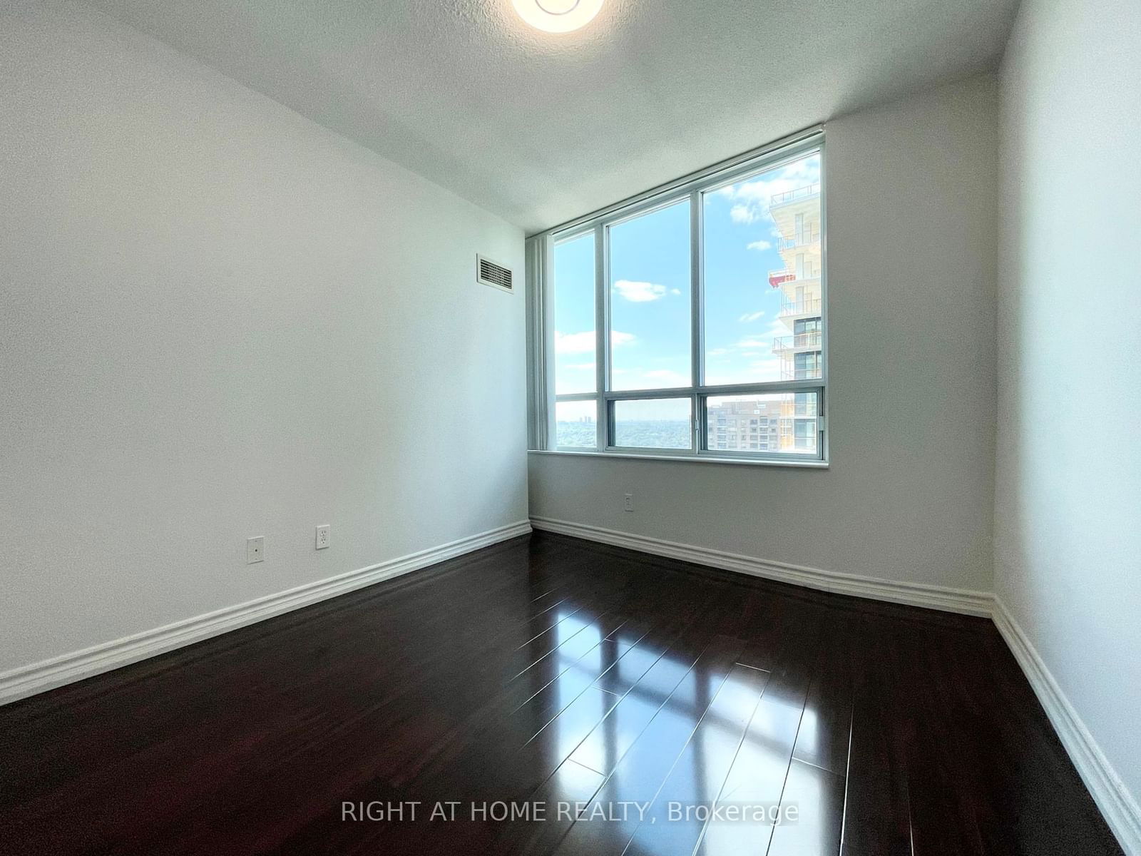 18 Spring Garden Ave, unit 3202 for rent