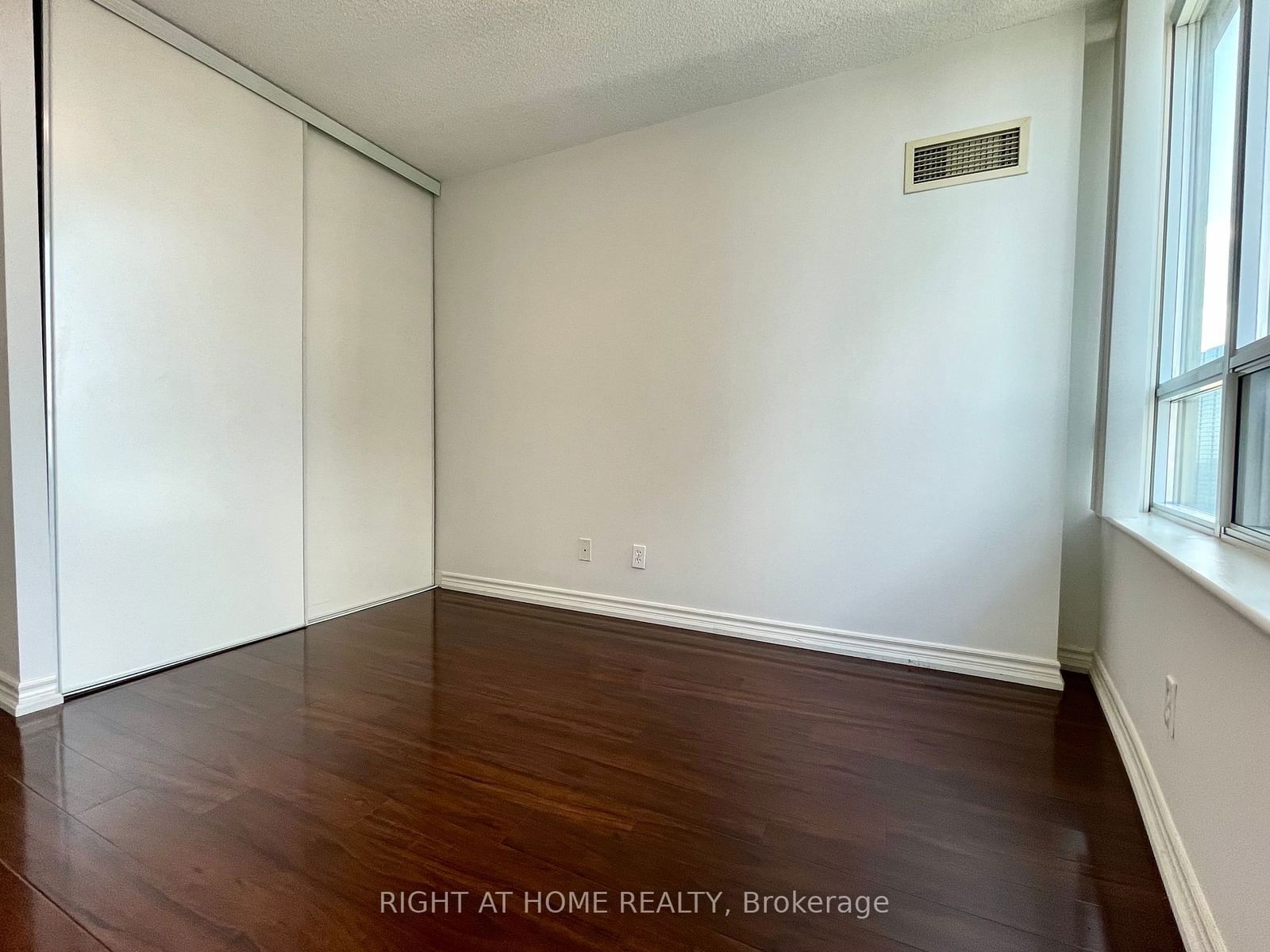 18 Spring Garden Ave, unit 3202 for rent