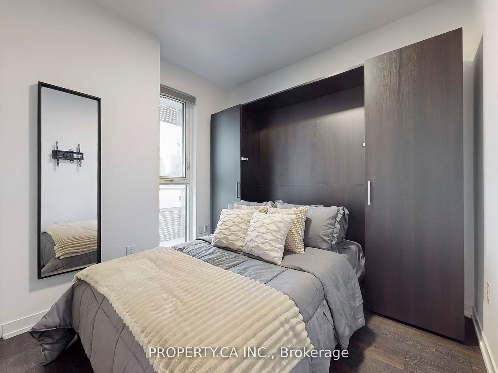 15 Lower Jarvis St N, unit 514 for rent