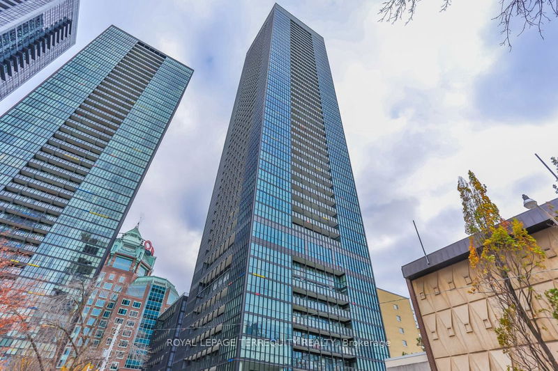 101 Charles St E, unit 315 for sale