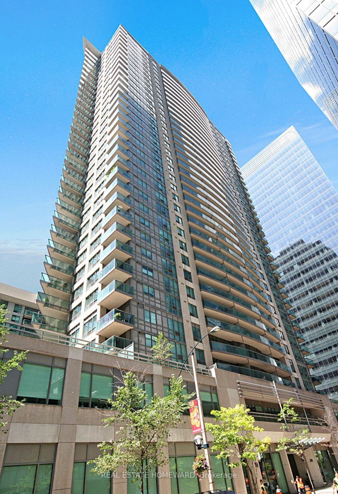 30 Grand Trunk Cres, unit 1009 for rent