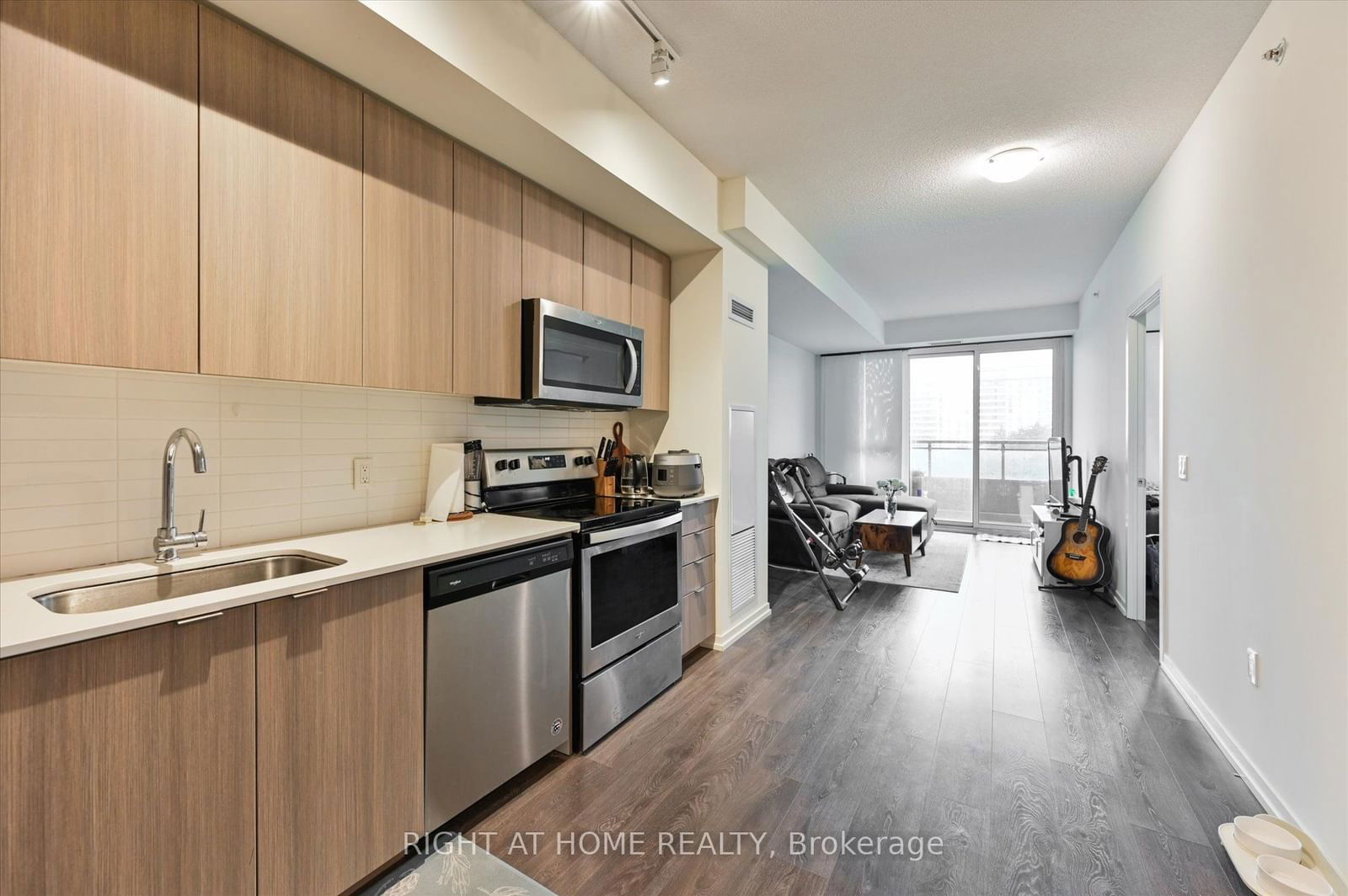 3237 Bayview Ave, unit 312 for sale