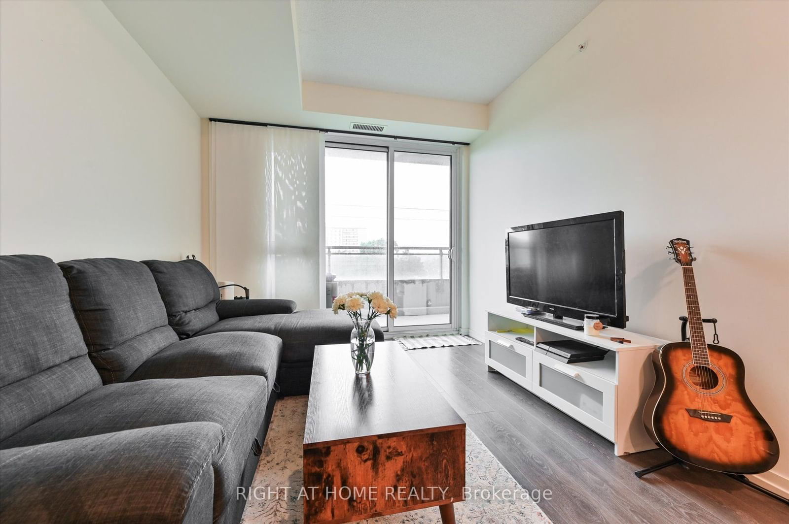 3237 Bayview Ave, unit 312 for sale