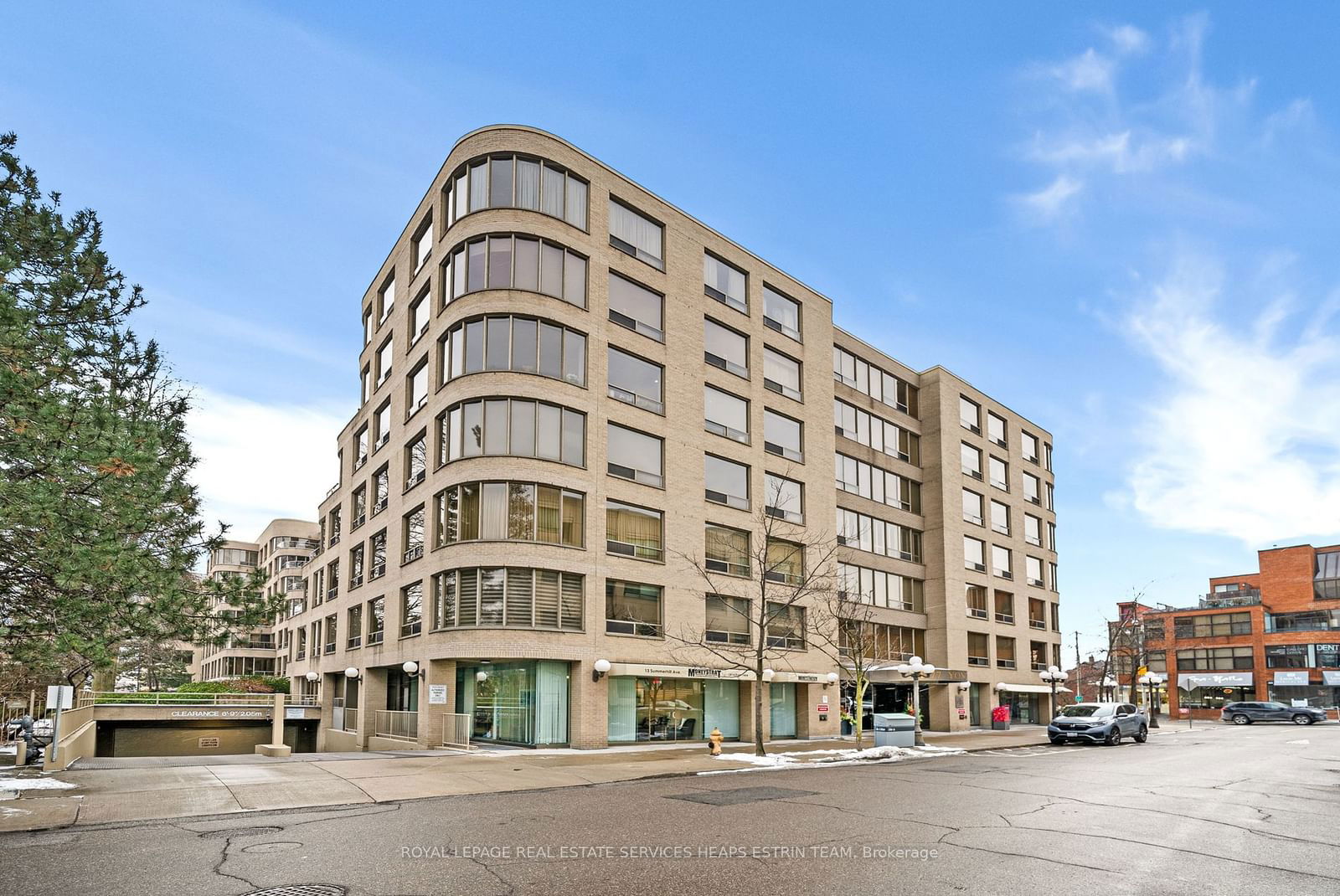 1177 Yonge St, unit 602 for sale