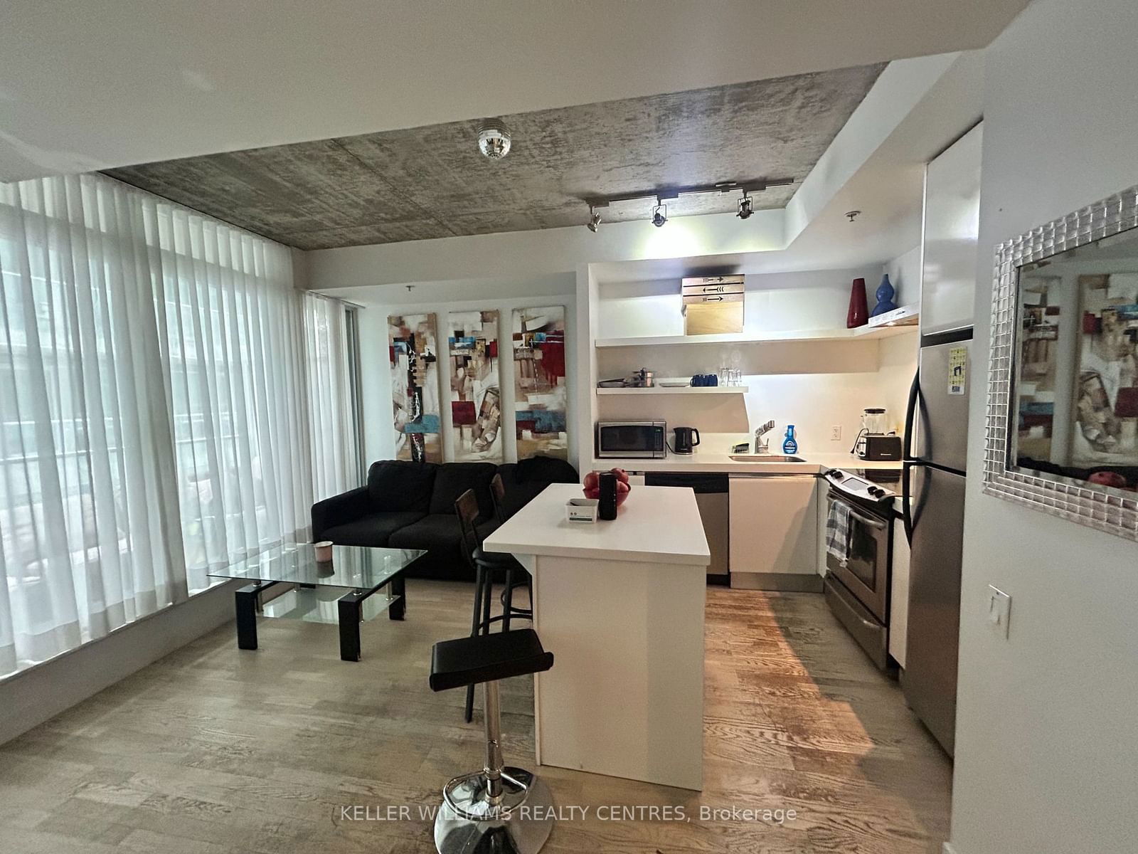 75 Portland St, unit 613 for rent