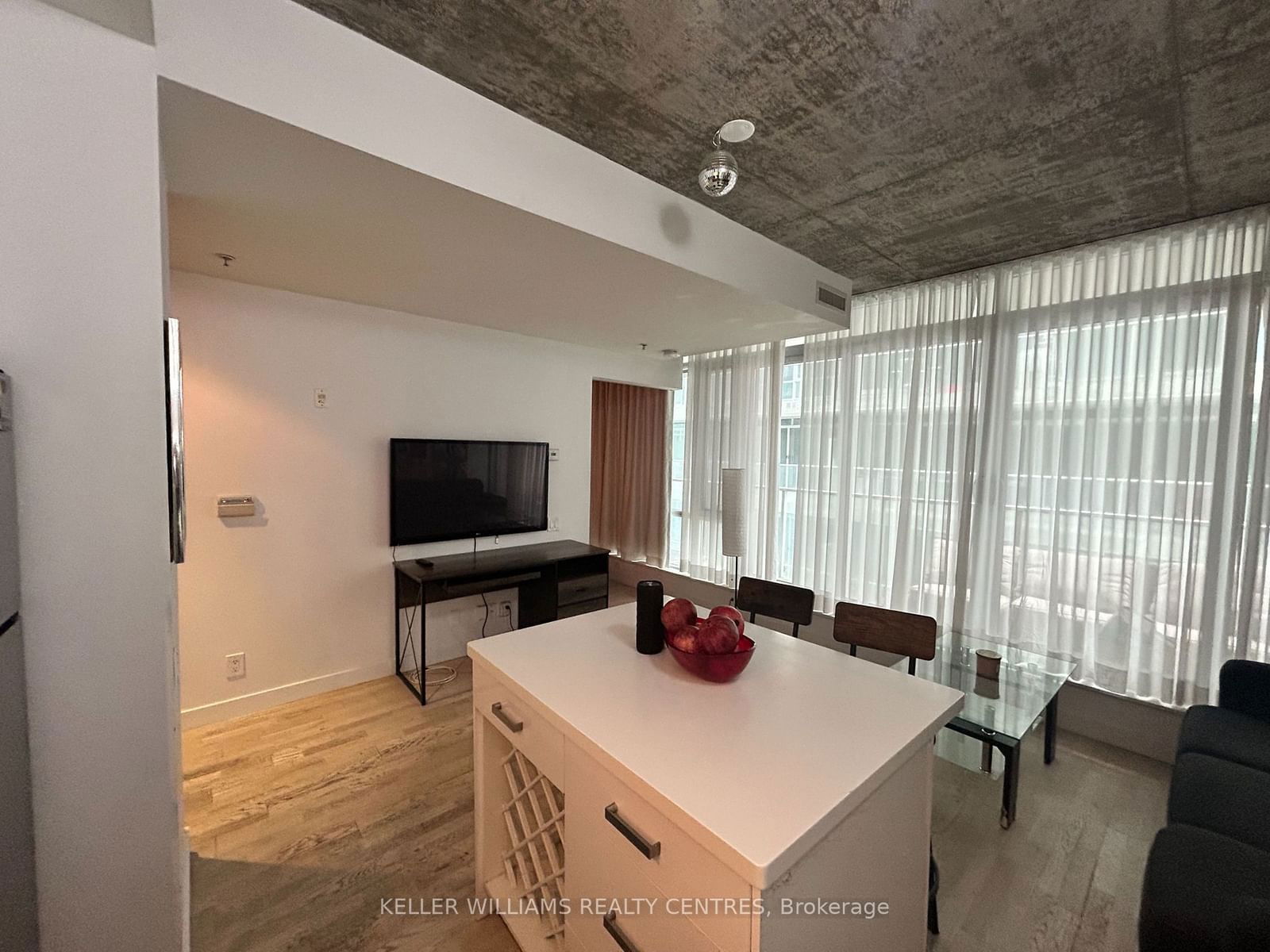 75 Portland St, unit 613 for rent