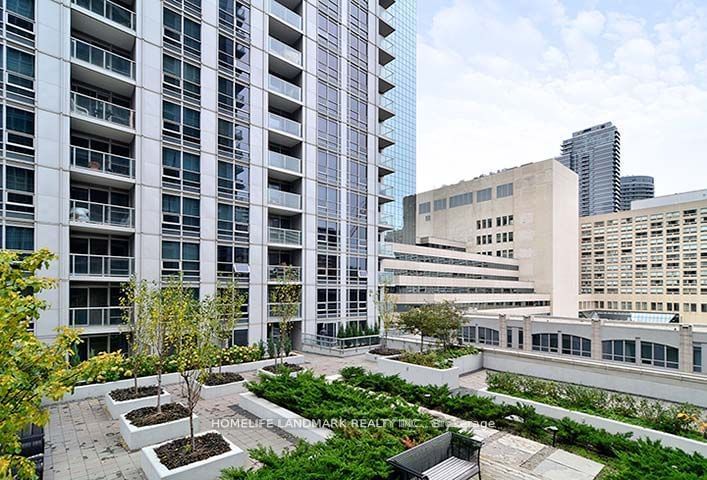 761 Bay St, unit 2104 for rent