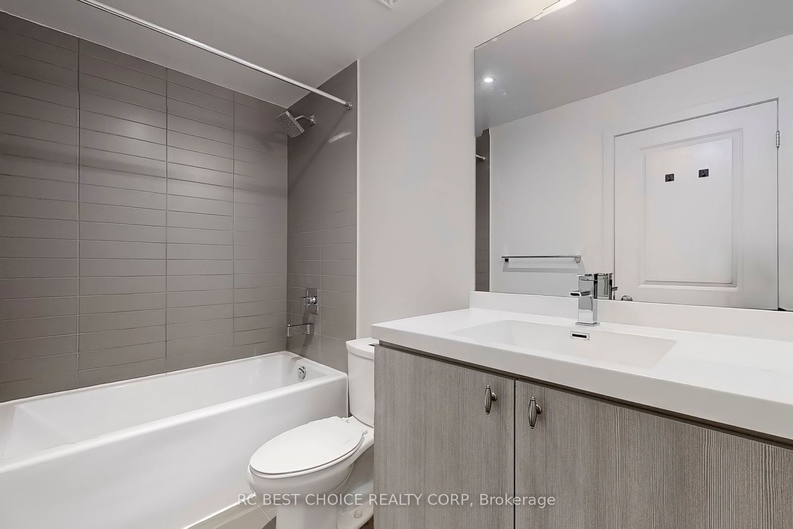 105 George St, unit 411 for sale