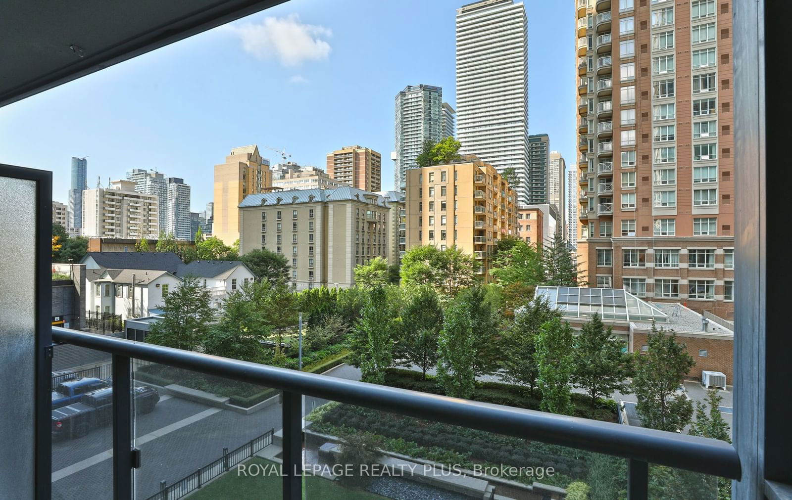 28 Ted Rogers Way, unit 309 for rent