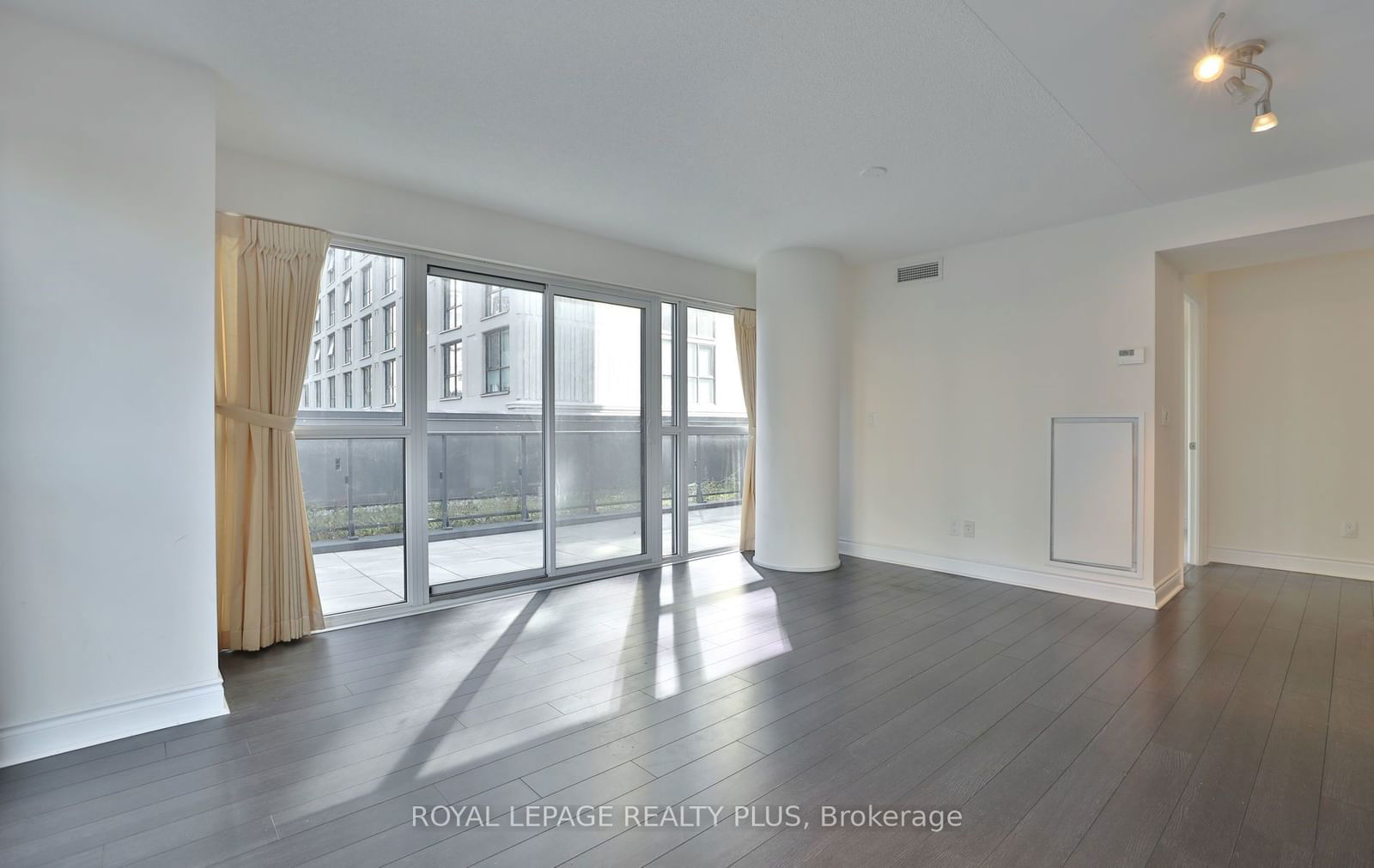 28 Ted Rogers Way, unit 309 for rent