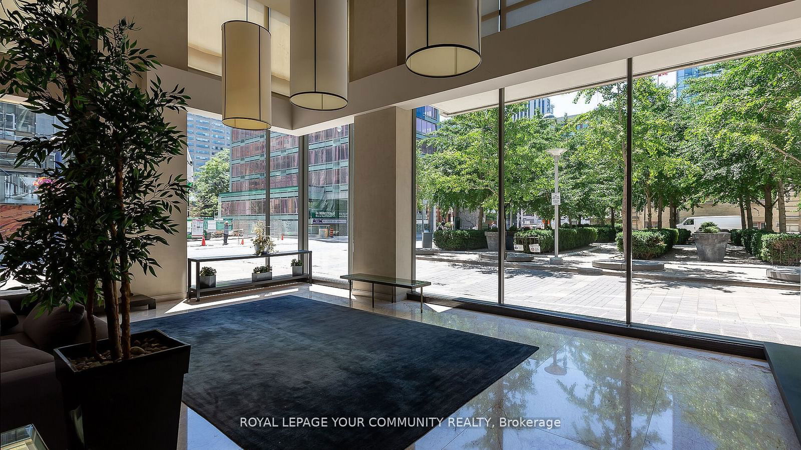 18 Yorkville Ave, unit 1801 for rent